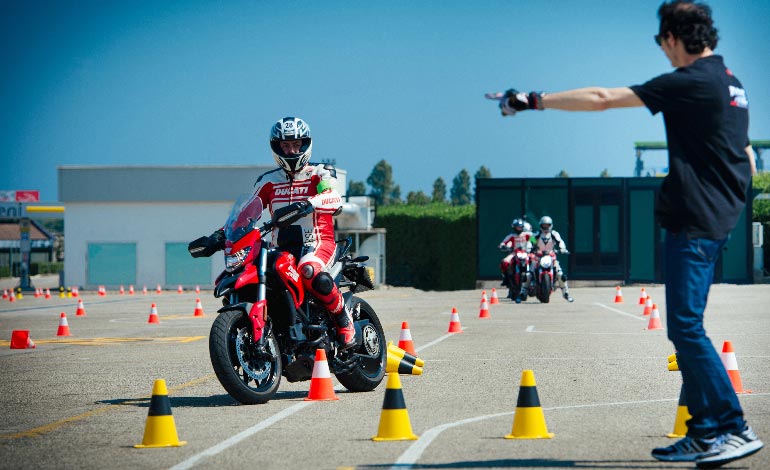 Ducati Riding Experience - 8 dicas de presente para ducatista para o Dia dos Namorados